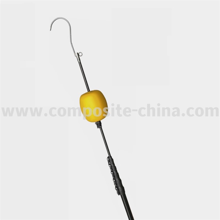 Tiang Penyelamatan Serat Karbon